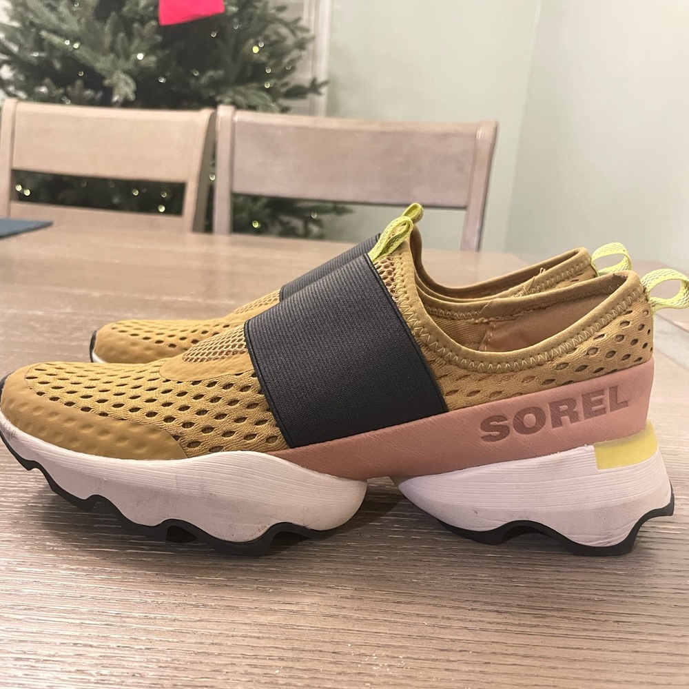 Sorel Mustard Yellow Sneakers, slip ons. Size 7. Barely used!